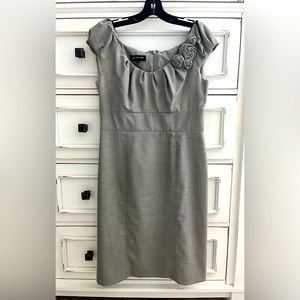 Jones New York gray rosebud dress